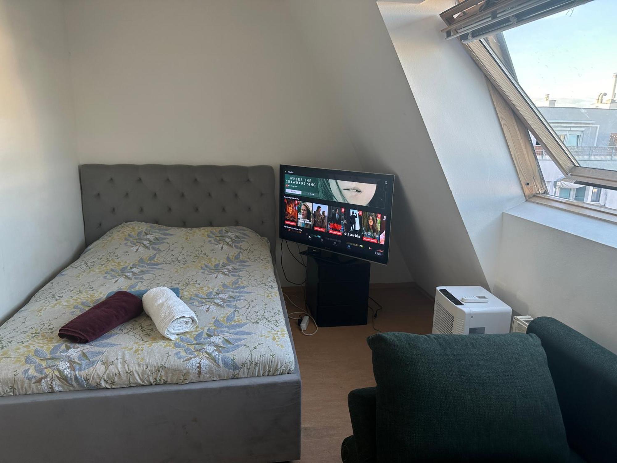 Cozy Bright Penthouse Close To U1 And U6 Metros فيينا المظهر الخارجي الصورة