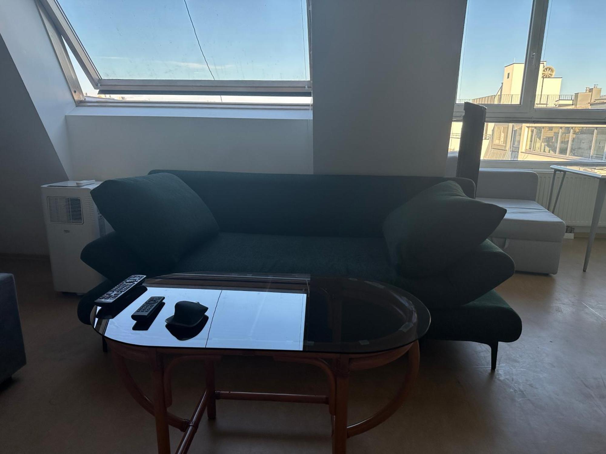Cozy Bright Penthouse Close To U1 And U6 Metros فيينا المظهر الخارجي الصورة