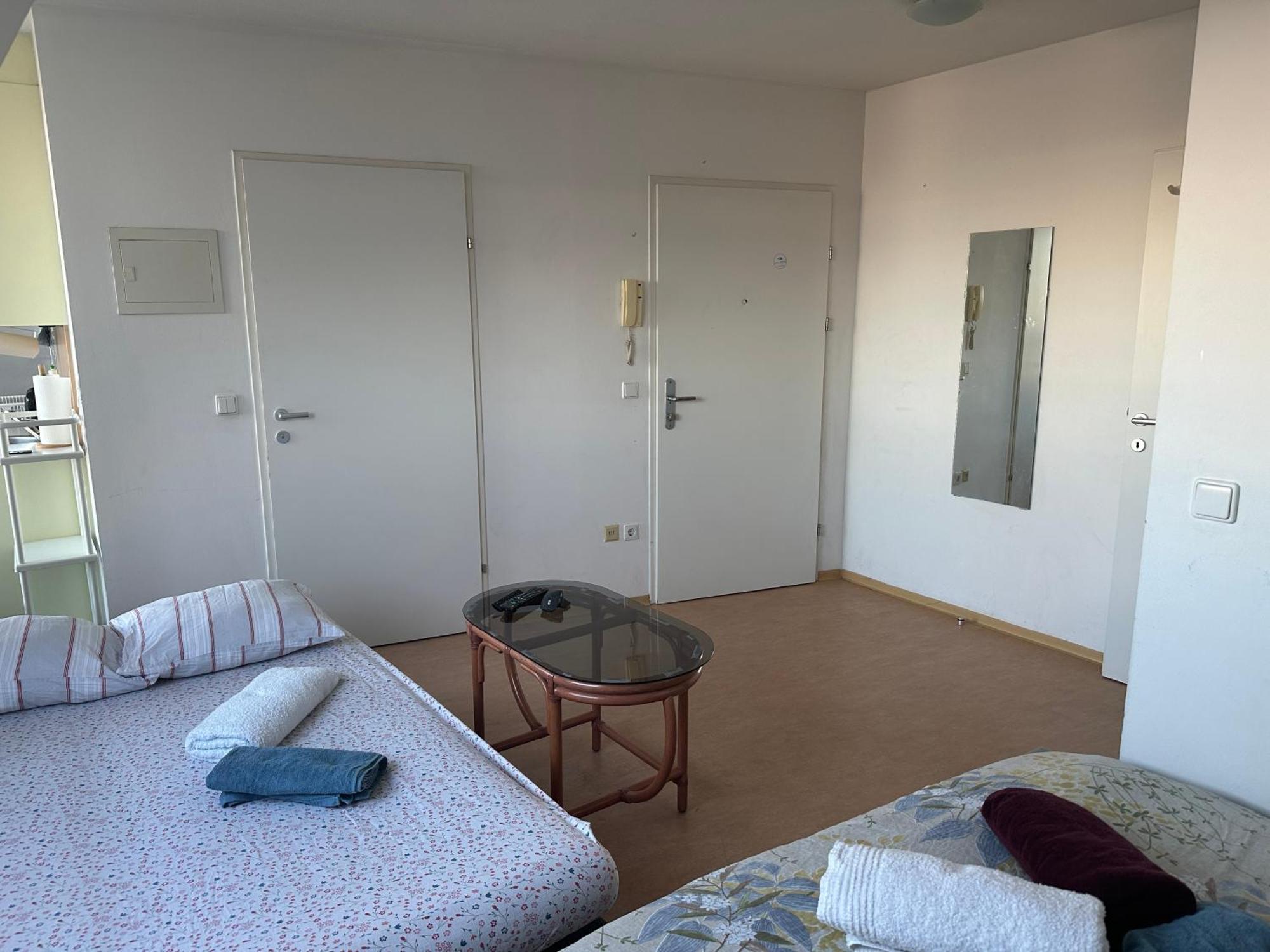 Cozy Bright Penthouse Close To U1 And U6 Metros فيينا المظهر الخارجي الصورة